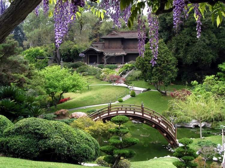 Jardin Japonais Zen, les chemins ne sont pas en ligne droite